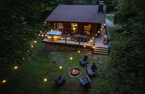 Denver Appartement | Destino Catskills Chalet - Hot Tub and Fire Place
