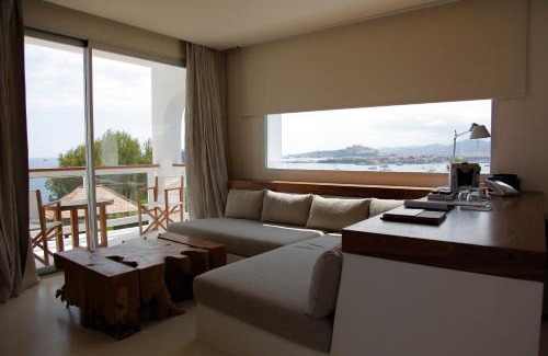 Cap Martinet Hôtel | Destino Five Ibiza - 5-Star Grand Luxe Resort