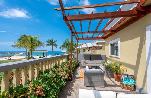 St. Ann's Bay Maison | Destiny