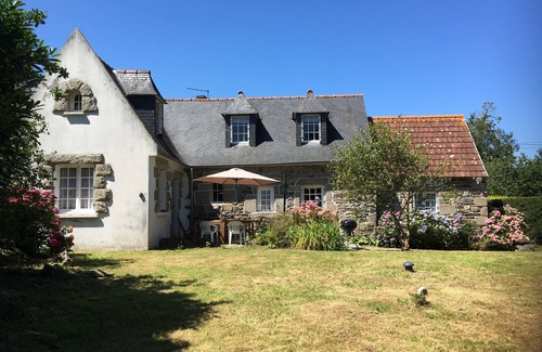 Rospez Maison | Maison Bretonne indépendante 6 Pers calme, jardin, proche Cote de Granit Rose