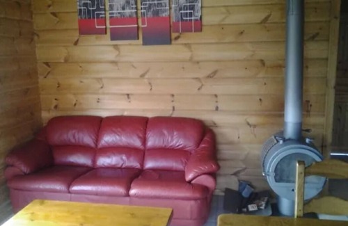 Sirod Chalet De Ski | Detached chalet on a farm in the Jura