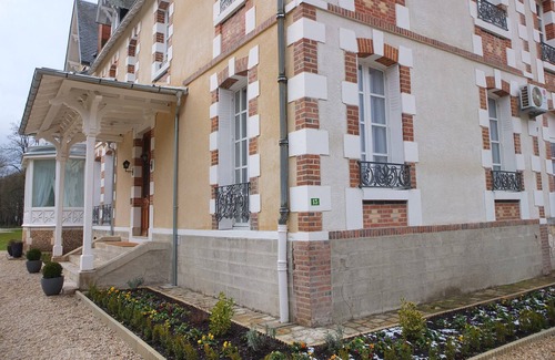 Neuvy-sur-Barangeon Appartement | gîte indépendant dans château en Sologne (18)