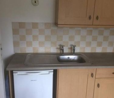 Plumeliau Appartement | Detached cottage on the edge of town