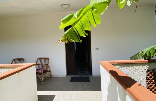 Coccorino Appartement | Detached cottage with sea view, 2 minutes from the beach - parking space.