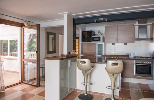 Siesta Maison | Maison individuelle avec piscine - 1 minute à pied de la plage