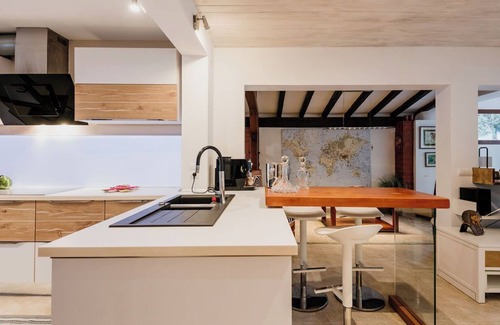 Siesta Maison | Maison individuelle avec piscine - 1 minute à pied de la plage