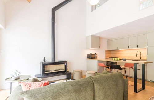 La Glacerie Cottage | Detached house with shared pool and terrace in Cherbourg