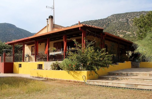 Kilada Maison | Maison individuelle avec grand jardin, proche de la plage, vue sur la mer, WIFI | Argolide,