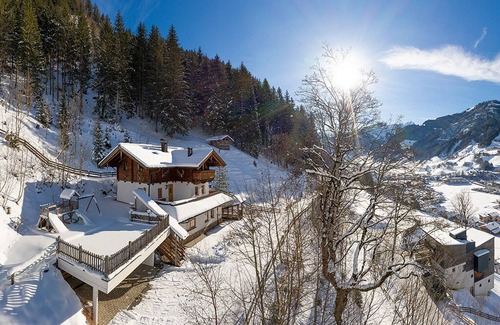 Grossarl Maison | Maison de vacances indépendante en bordure de forêt, légèrement surélevée au-dessus de la vallée avec sauna