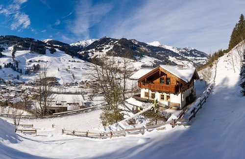 Grossarl Maison | Maison de vacances indépendante en bordure de forêt, légèrement surélevée au-dessus de la vallée avec sauna