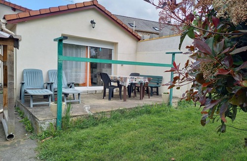 Jassat Maison | Detached house 3 km from shops.2 bedrooms, pets OK +11€ LA NUIT/SPAS.