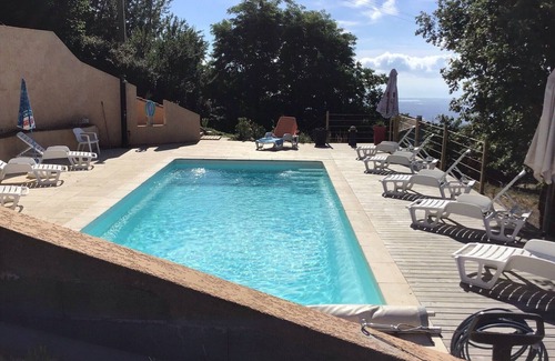 Antisanti Maison | Maison indépendante divisée en 4 appartements entièrement équipée.