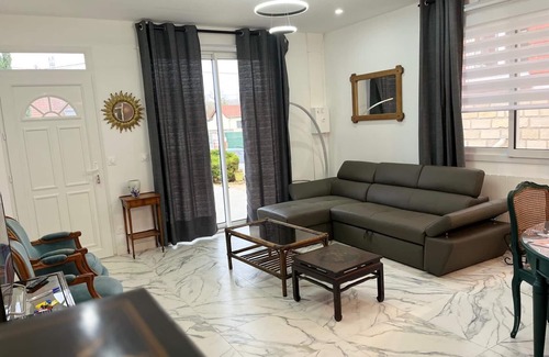 Montry Maison | Maison indépendante proche Disney, 77450 Montry, accueil 6 personnes, TV wifi