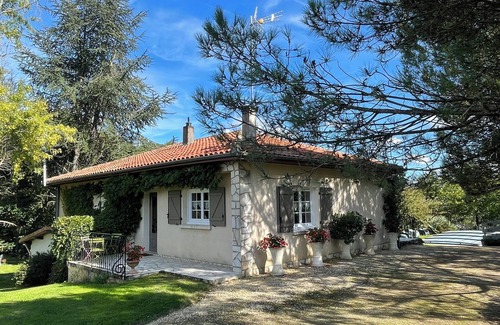 Bascous Maison | Très jolie propriété piscine privée grand terrain wifi ( fibre)