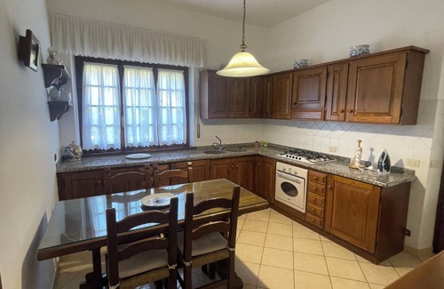 Camaiore Maison | Detached house with private entrance, 4 bedrooms, 2 bathrooms and indoor parking space