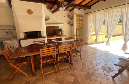 Camaiore Maison | Detached house with private entrance, 4 bedrooms, 2 bathrooms and indoor parking space