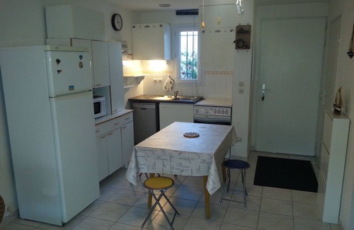 Gruissan Cabine | Pavillon avec terrasses, jardin et piscine.