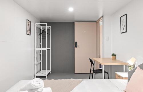 Pymble Maison | Detached Queen Room in Pymble - Serene Spot - Shared Bathroom