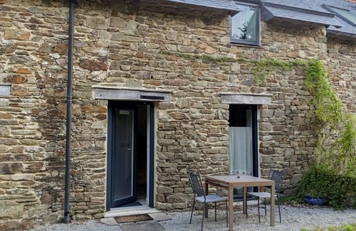 Pleyben Maison | Detached room in the countryside, access close to N164