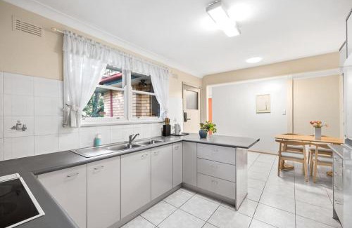 Pymble Maison | Detached Single Room - Central Spot in Pymble - Shared Bathroom