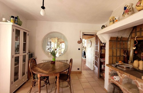 Lussan Maison | Hameau de l'Uzège du XVIe s. repensé artistiquement XXIème