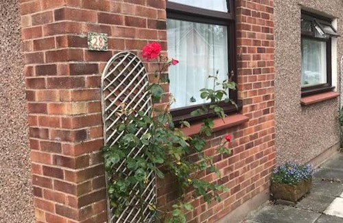 St. Andrews Appartement | Detached two bed house with off road parking.