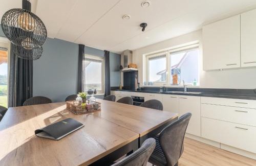 Scherpenisse Maison | Detached villa with view, garden and privacy