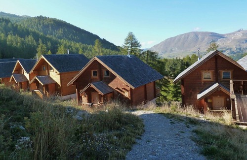 Le Devoluy Chalet De Ski | Chalet bois individuel, La Joue du Loup (à 200m à pied des pistes et commerces)