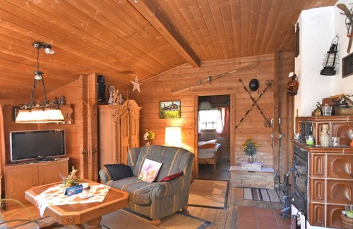 Battenhausen Maison | Detached wooden house with fireplace and large garden near Bad Wildungen
