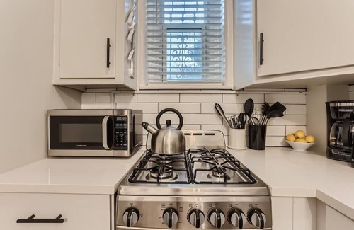 City Park Appartement | Detroit by Modern Midstay | On City Park! #T11
