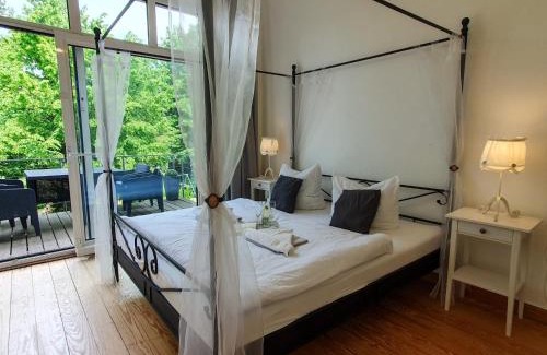 Gehlsdorf Maison | DEUTSCHE OSTSEEVILLA - große Villa mit Sauna, Spielplatz, PKW-Stellplätze, großer Garten