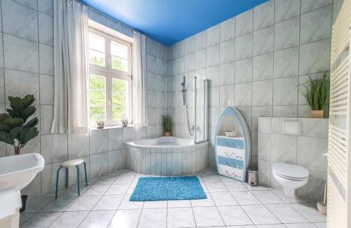 Gehlsdorf Appartement | DEUTSCHE VILLA - DELUXE APARTMENT mit Sauna und großem Garten