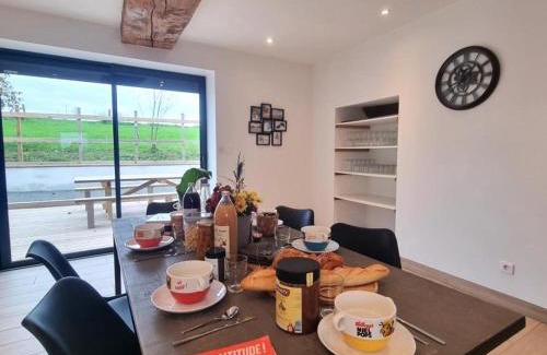 Pouilly-les-Feurs Maison | Deux Gîtes Accueillants avec Wifi et Animaux Admis - FR-1-496-344