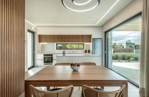 Pyrgos Psilonerou Maison | Deux Olives Luxurious Villa