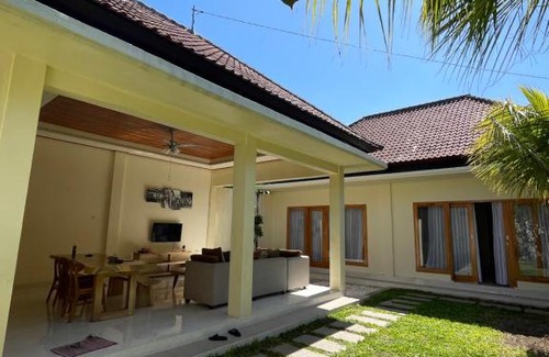 Medewi Hôtel | Dev house