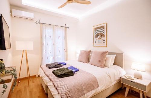 Zakynthos Town Appartement | Deviazi 4 - Charming Apartment for 2 in the Heart of the City-5 Minutes from the beach By Villa Mana Gers