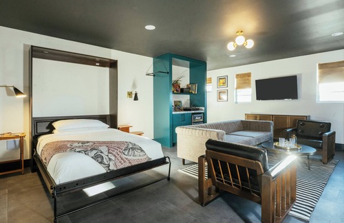 Faubourg Delassize Hôtel | Dew Drop Inn