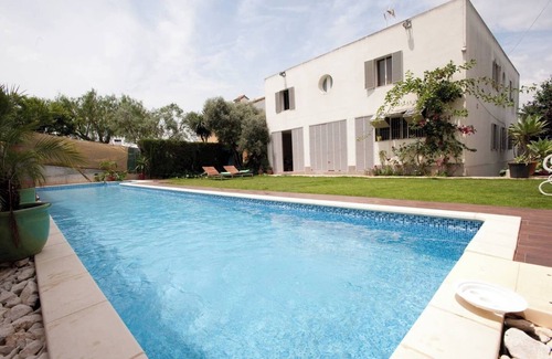 Dos Hermanas Appartement | Dhalia Vacation Home