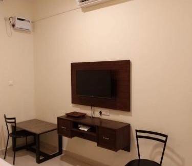 Pondicherry Maison | Dhanaram AC Rooms Near Panchavati Anjaneya Temple and Auroville