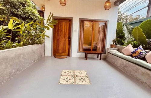 Ahangama Appartement | Dharma Place - Queen Room with Garden View