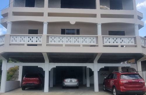 Mt. Pleasant Appartement | Diamond Cut Villa & Suites