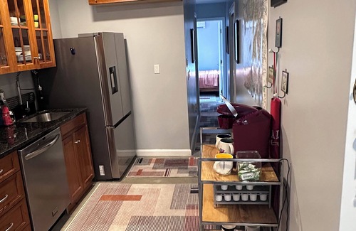Shaw Appartement | "Diamond In DC" Cozy English Basement Unit in Central Historic DC Neighborhood!