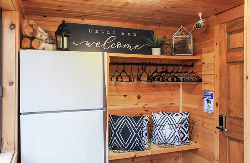 Tustin Cabine | Diamond Lake Waterfront Cabin w/ Deck + Dock!