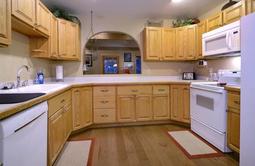 Gunnison Maison | Belle maison sur la rivière Gunnison avec accès à la pêche! Calme et privé!