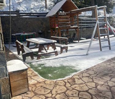 Vasa Koilaniou Maison | DIAMOND Stone Wooden Guest House
