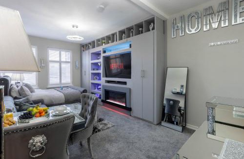 Balti Triangle Appartement | Diamond Studio Luxury Flat for 3 - Super Fast WiFi