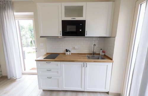 Tragliatella Appartement | Diana studio apartment, fully equipped, in a relaxing corner of greenery