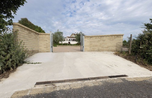 Tragliatella Appartement | Diana studio apartment, fully equipped, in a relaxing corner of greenery