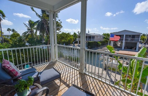 Cutthroat Harbor Estates Maison | Dickey's Dockside Retreat