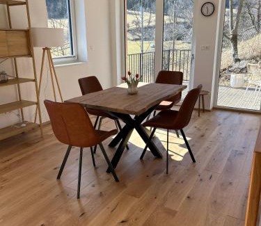 Raach am Hochgebirge Maison | Die Feigenterrasse beim Semmering